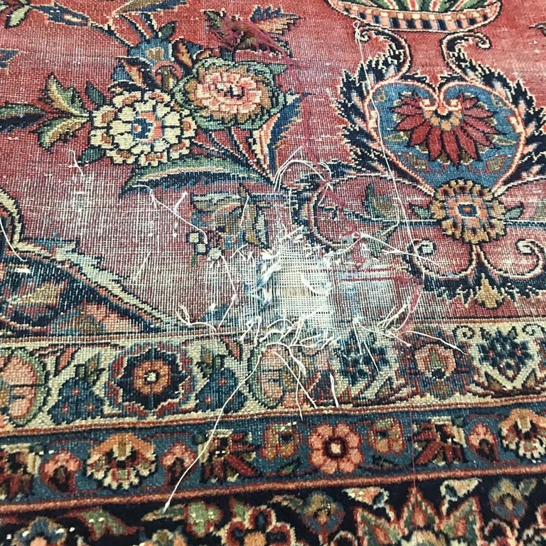Re-Weaving a Hole on a worn Persian Carpet!