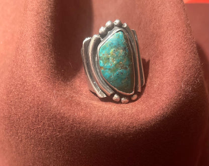 Vintage Native American Sterling Silver and Turquoise Ring with an interesting design & stone
