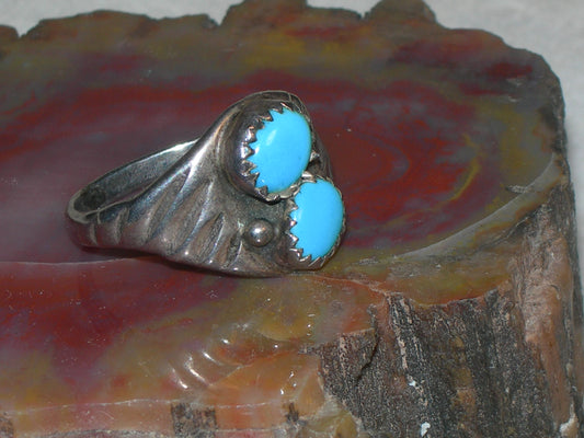 A Vintage Navajo Dine Sterling & Turquoise Ring, circa 1940 - 1950
